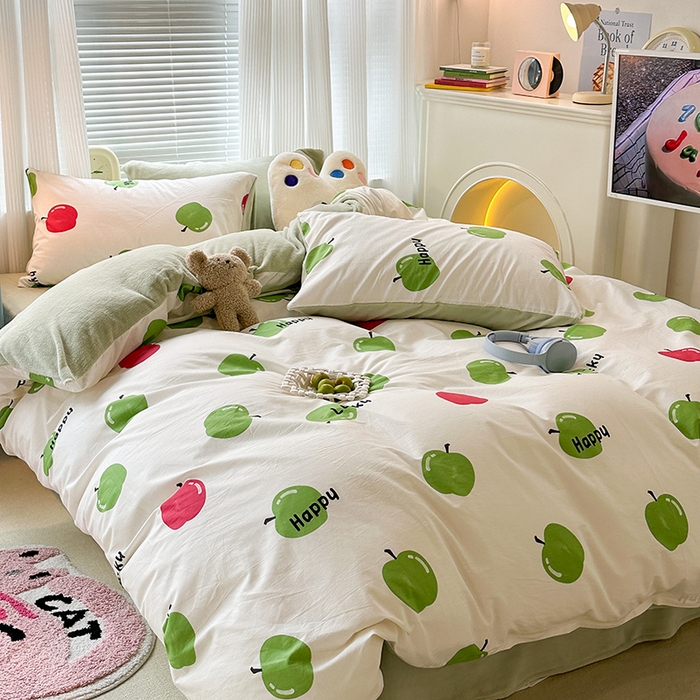 91家纺网 家纺一手货源 找家纺 昔可家纺 2023新款y2k卡通印花系列棉加绒四件套 红绿苹果