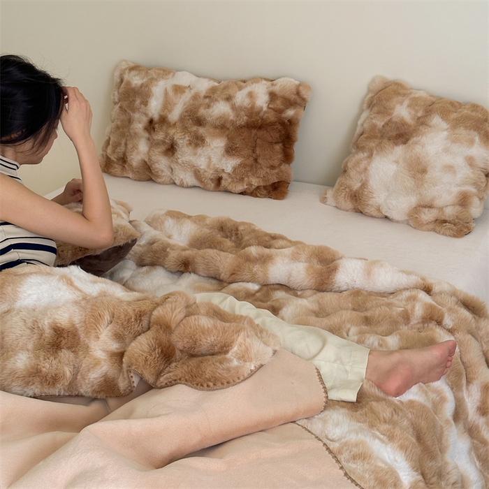 91家纺网 家纺一手货源 找家纺 云上 2023新款秋冬托斯卡纳大泡泡仿皮草毯 托斯卡纳-米棕