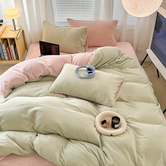 91家纺网 家纺一手货源 找家纺 昔可家纺 2023新款奶油纯色系列双拼牛奶绒四件套 蜜瓜奶昔