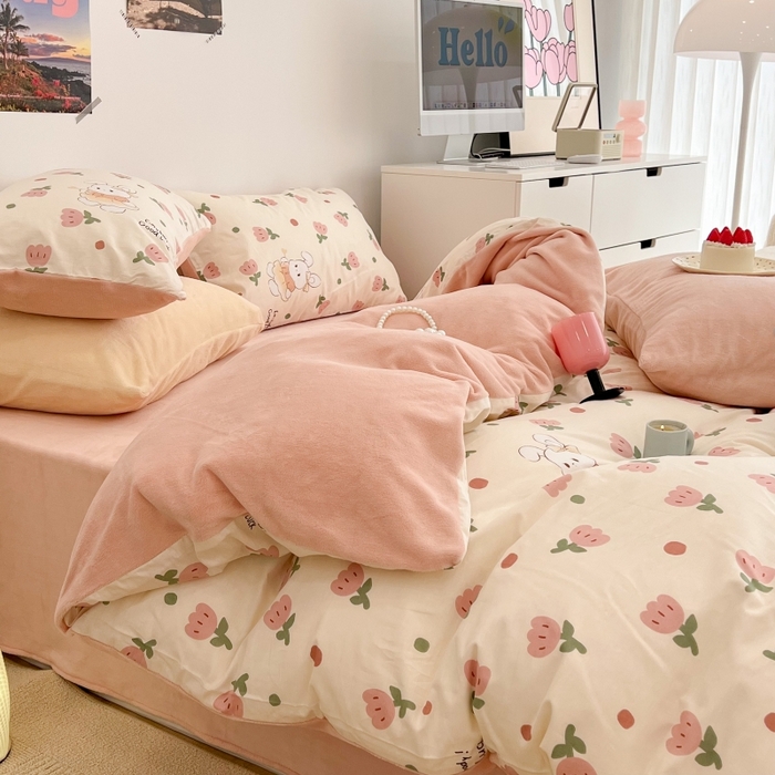 91家纺网 家纺一手货源 找家纺 昔可家纺 2023新款y2k卡通印花系列棉加绒四件套 粉郁金兔