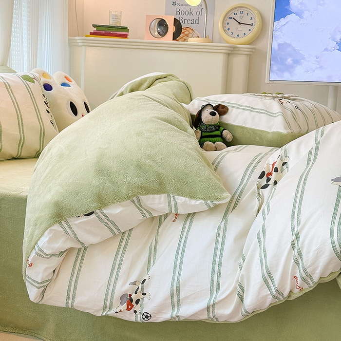 91家纺网 家纺一手货源 找家纺 昔可家纺 2023新款y2k卡通印花系列棉加绒四件套 绿条狗狗