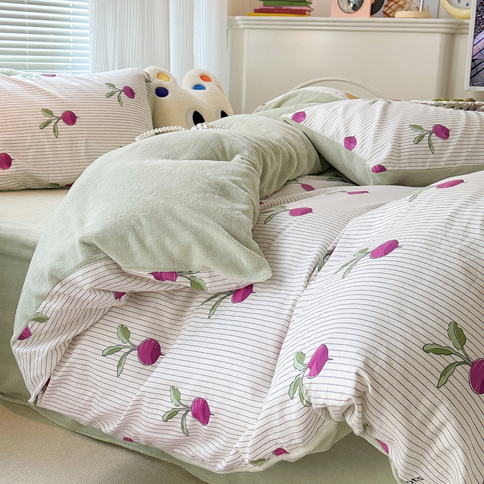 91家纺网 家纺一手货源 找家纺 昔可家纺 2023新款y2k卡通印花系列棉加绒四件套 紫萝卜