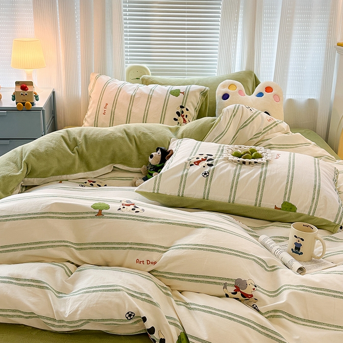 91家纺网 家纺一手货源 找家纺 昔可家纺 2023新款y2k卡通印花系列棉加绒四件套 绿条狗狗