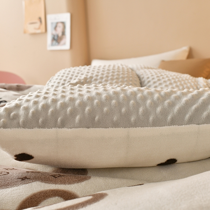 91家纺网 家纺一手货源 找家纺 梦初语 2023新款A类双面牛奶绒豆豆被冬被芯被子春秋被 路易兔