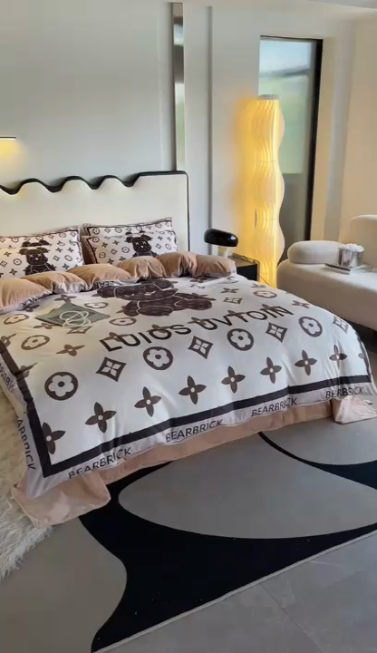 91家纺网 家纺一手货源 找家纺 摩卡 2024新款秋冬新品网红款婴儿绒毛四件套 熊仔咖