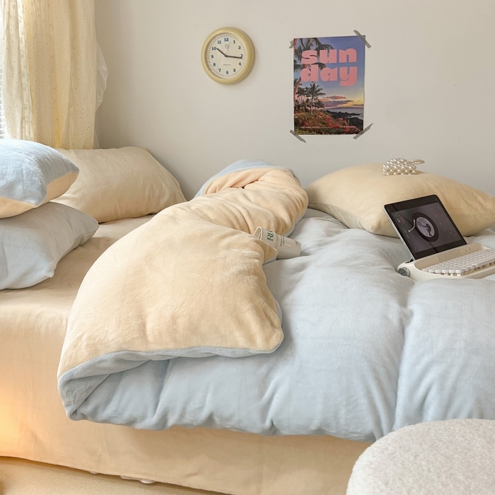 91家纺网 家纺一手货源 找家纺 昔可家纺 2023新款奶油纯色系列双拼牛奶绒四件套 奶油蓝拼黄