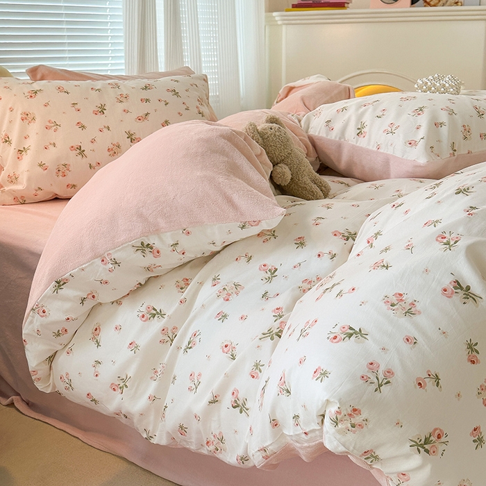 91家纺网 家纺一手货源 找家纺 昔可家纺 2023新款y2k卡通印花系列棉加绒四件套 粉黛落樱