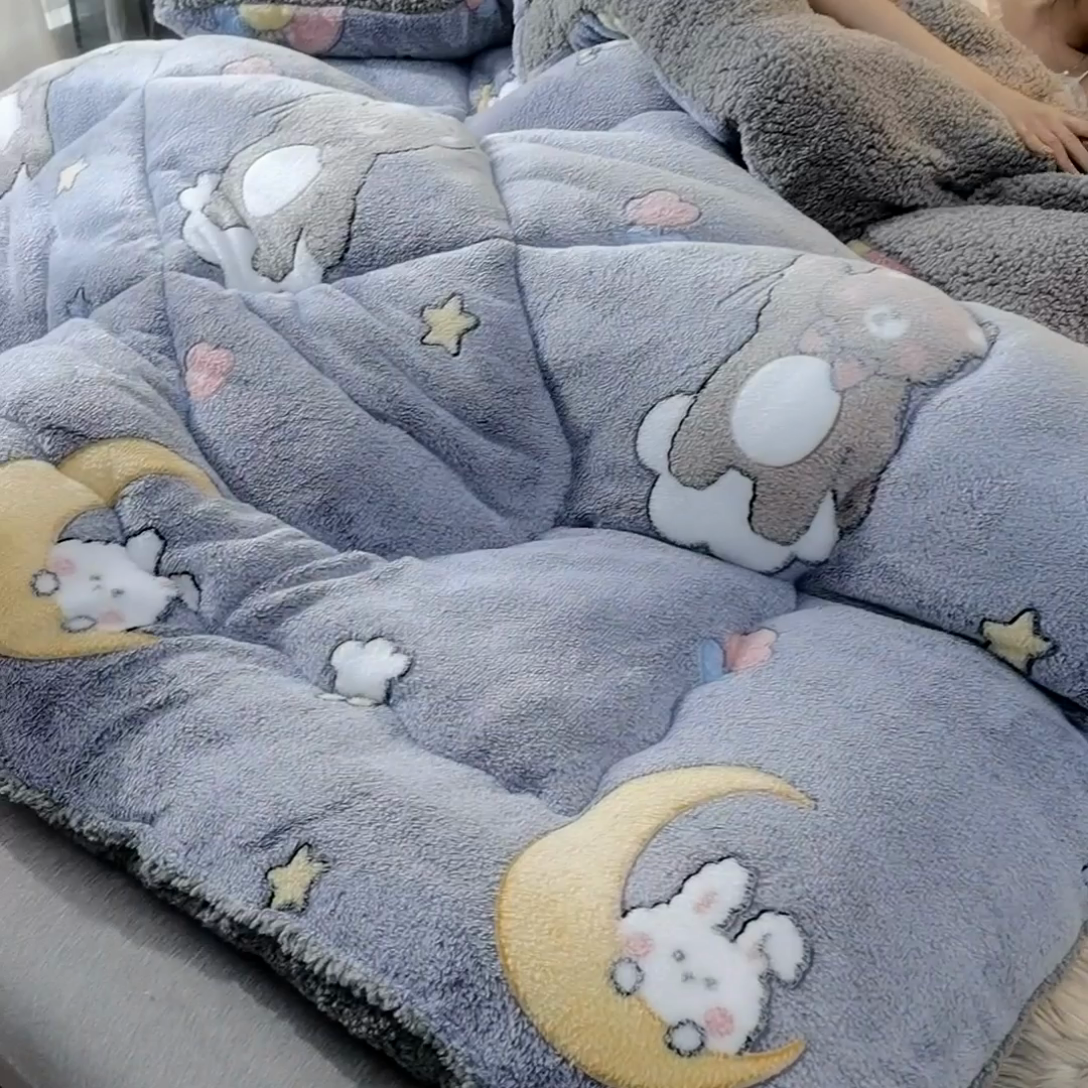 91家纺网 家纺一手货源 找家纺 金灵居 2025新款雪花绒羊羔绒冬被子被芯春秋被 云朵萌熊
