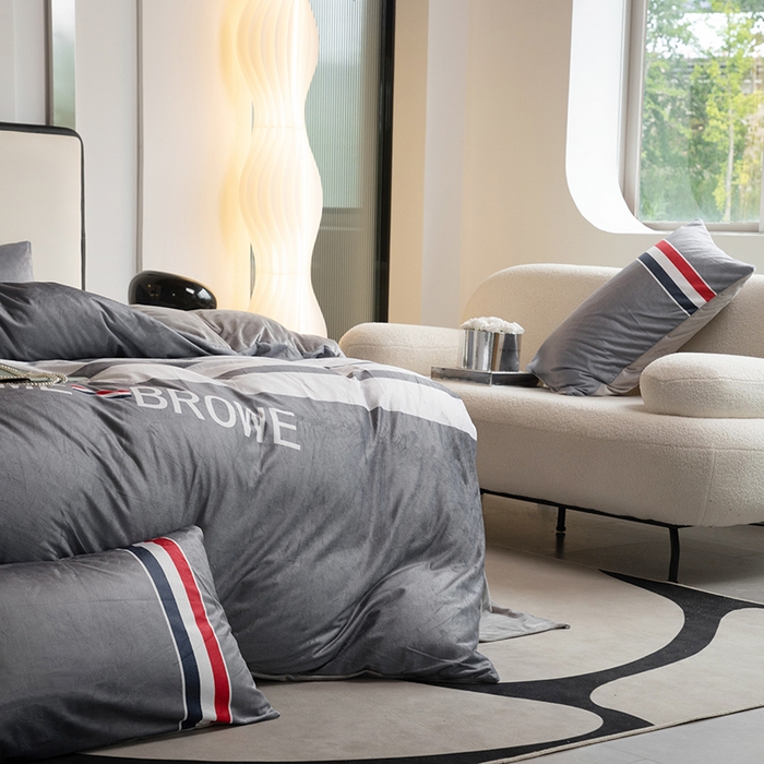 91家纺网 家纺一手货源 找家纺 摩卡 2024新款秋冬新品网红款婴儿绒毛四件套 四条纹