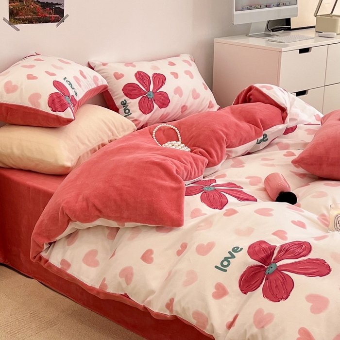 91家纺网 家纺一手货源 找家纺 昔可家纺 2023新款y2k卡通印花系列棉加绒四件套 花枝俏漫