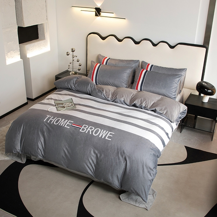 91家纺网 家纺一手货源 找家纺 摩卡 2024新款秋冬新品网红款婴儿绒毛四件套 四条纹