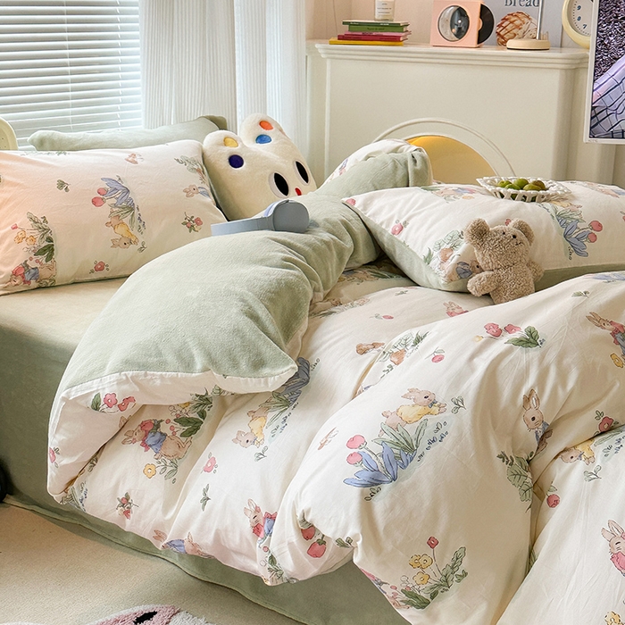 91家纺网 家纺一手货源 找家纺 昔可家纺 2023新款y2k卡通印花系列棉加绒四件套 花丛兔兔