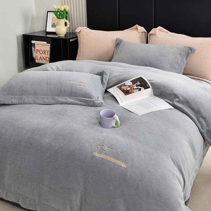 91家纺网 家纺一手货源 找家纺 席之家 2024新款A类纯色加厚牛奶绒四件套 气质灰