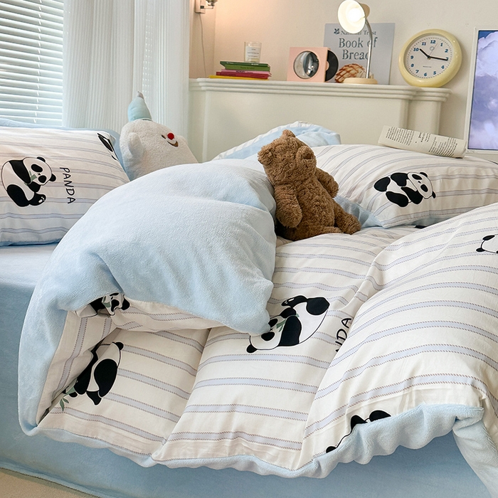 91家纺网 家纺一手货源 找家纺 昔可家纺 2023新款y2k卡通印花系列棉加绒四件套 呆萌熊猫