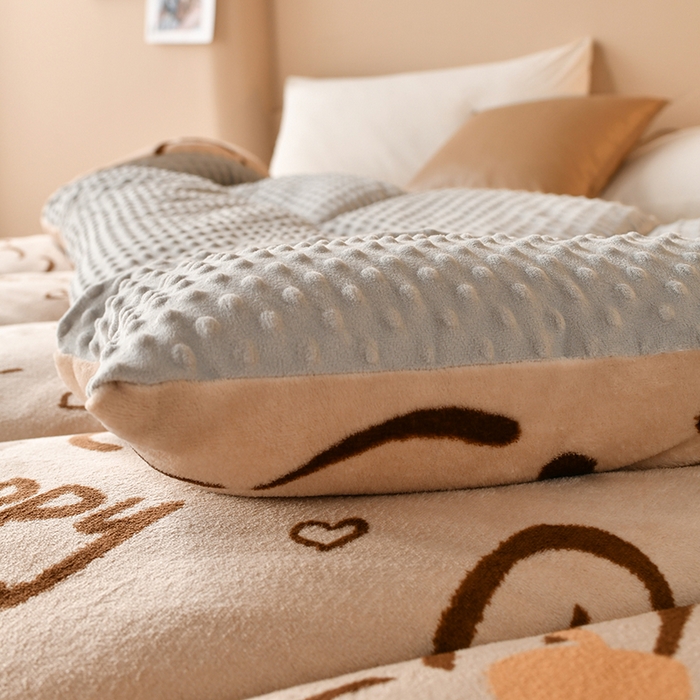 91家纺网 家纺一手货源 找家纺 梦初语 2023新款A类双面牛奶绒豆豆被冬被芯被子春秋被 唯美小兔