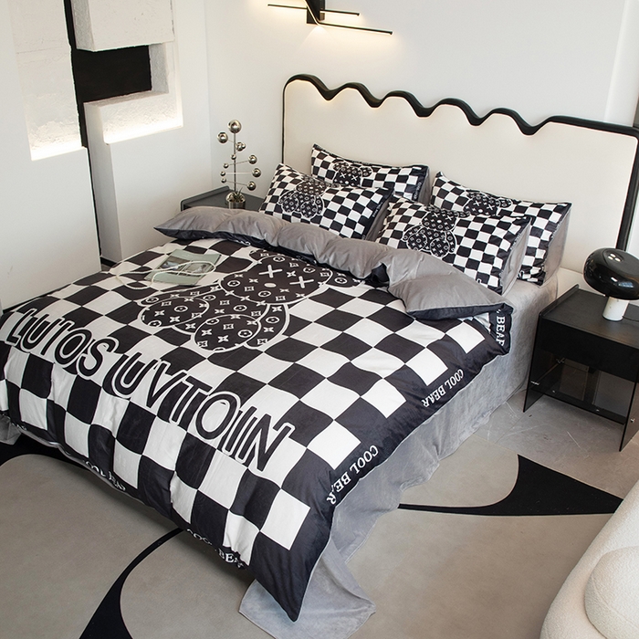 91家纺网 家纺一手货源 找家纺 摩卡 2024新款秋冬新品网红款婴儿绒毛四件套 棋盘格公仔