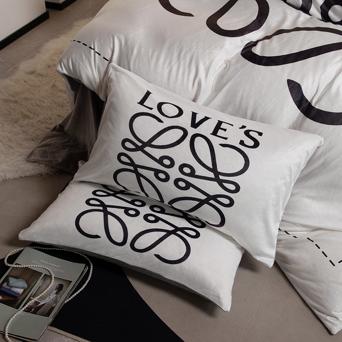 91家纺网 家纺一手货源 找家纺 摩卡 2024新款秋冬新品网红款婴儿绒毛四件套 至爱白