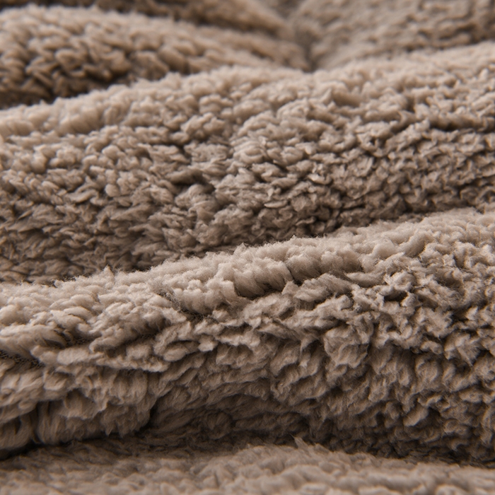 91家纺网 家纺一手货源 找家纺 金灵居 2025新款雪花绒羊羔绒冬被子被芯春秋被 时尚格调