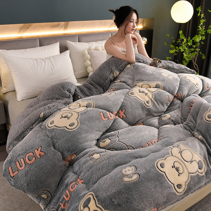 91家纺网 家纺一手货源 找家纺 金灵居 2025新款雪花绒羊羔绒冬被子被芯春秋被 小熊院长