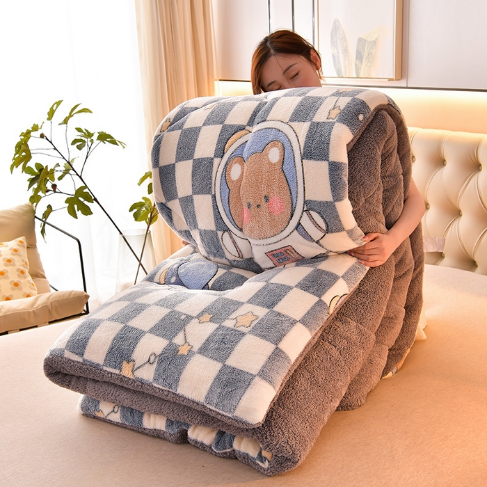 91家纺网 家纺一手货源 找家纺 金灵居 2025新款雪花绒羊羔绒冬被子被芯春秋被 太空熊