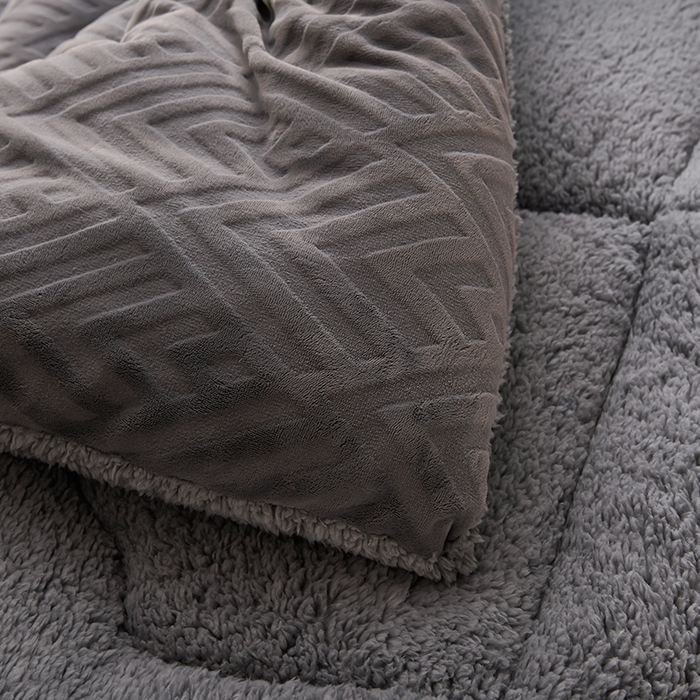 91家纺网 家纺一手货源 找家纺 金灵居 2025新款6D雕花绒冬被纯色牛奶绒宝宝绒被子被芯春秋被 绅士灰