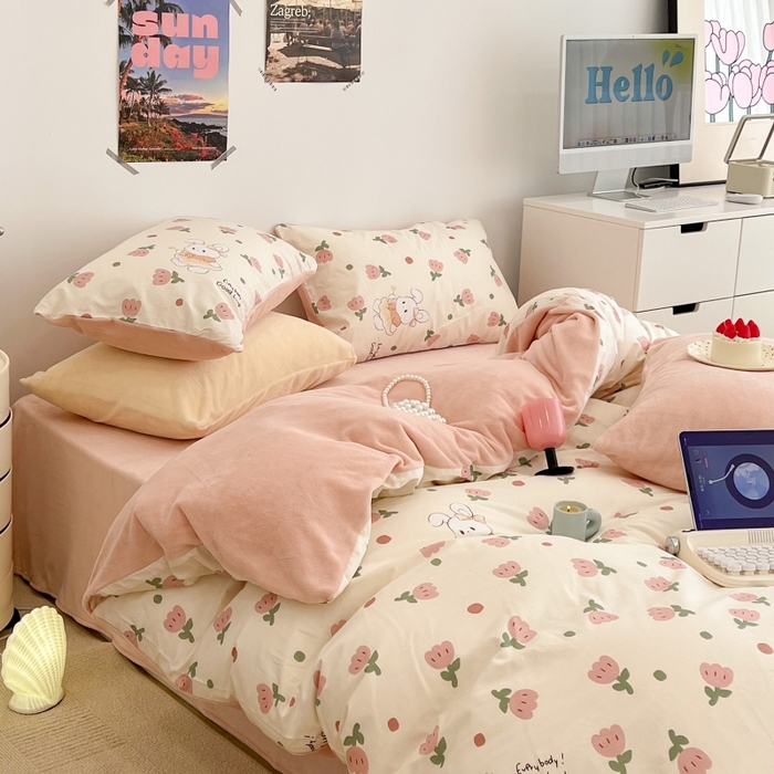 91家纺网 家纺一手货源 找家纺 昔可家纺 2023新款y2k卡通印花系列棉加绒四件套 粉郁金兔