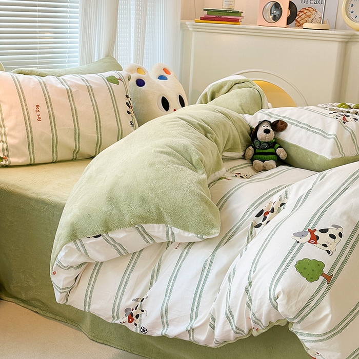 91家纺网 家纺一手货源 找家纺 昔可家纺 2023新款y2k卡通印花系列棉加绒四件套 绿条狗狗