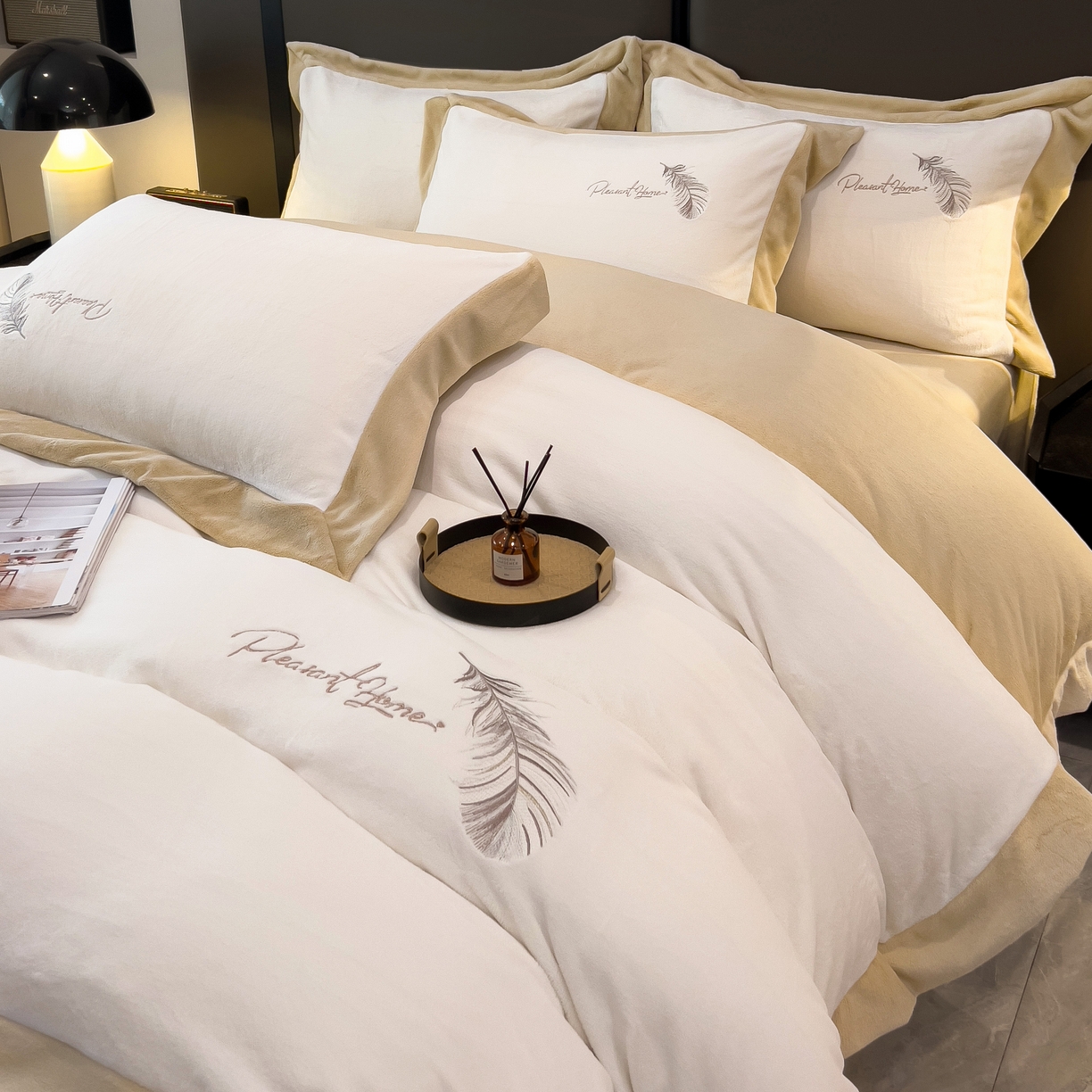 91家纺网 家纺一手货源 找家纺 露梦 2025新款加厚保暖牛奶绒刺绣款四件套-轻羽（风格一） 轻羽-贝壳白