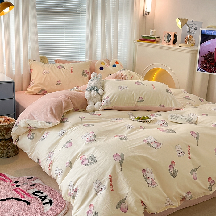 91家纺网 家纺一手货源 找家纺 昔可家纺 2023新款y2k卡通印花系列棉加绒四件套 软萌兔兔郁金