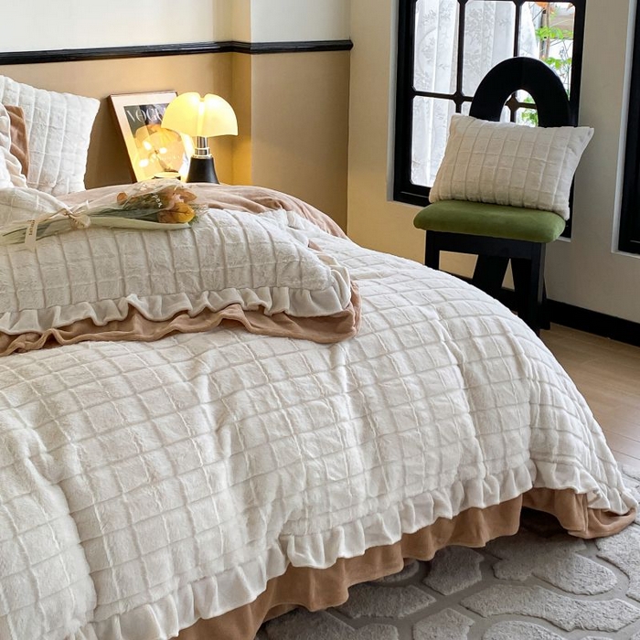 91家纺网 家纺一手货源 找家纺 金麦家纺 2023新款皮草级兔兔绒四件套 黛美娜-奶昔白