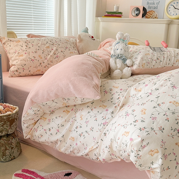 91家纺网 家纺一手货源 找家纺 昔可家纺 2023新款y2k卡通印花系列棉加绒四件套 茉莉兔