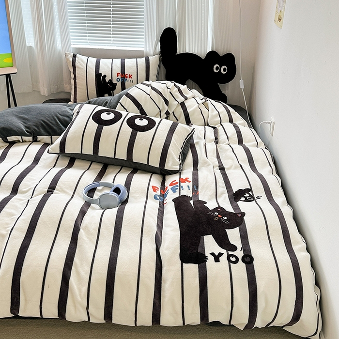 91家纺网 家纺一手货源 找家纺 昔可家纺 2023新款大版数码印花保暖牛奶绒四件套 功夫黑猫