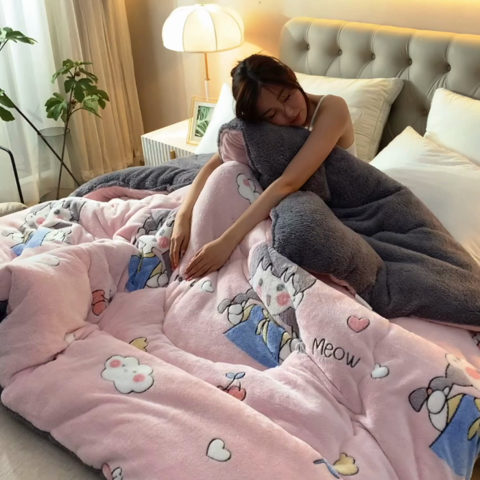 91家纺网 家纺一手货源 找家纺 金灵居 2025新款雪花绒羊羔绒冬被子被芯春秋被 樱桃女孩