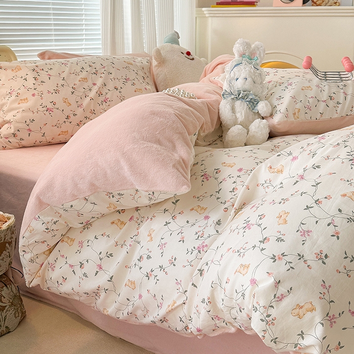 91家纺网 家纺一手货源 找家纺 昔可家纺 2023新款y2k卡通印花系列棉加绒四件套 茉莉兔