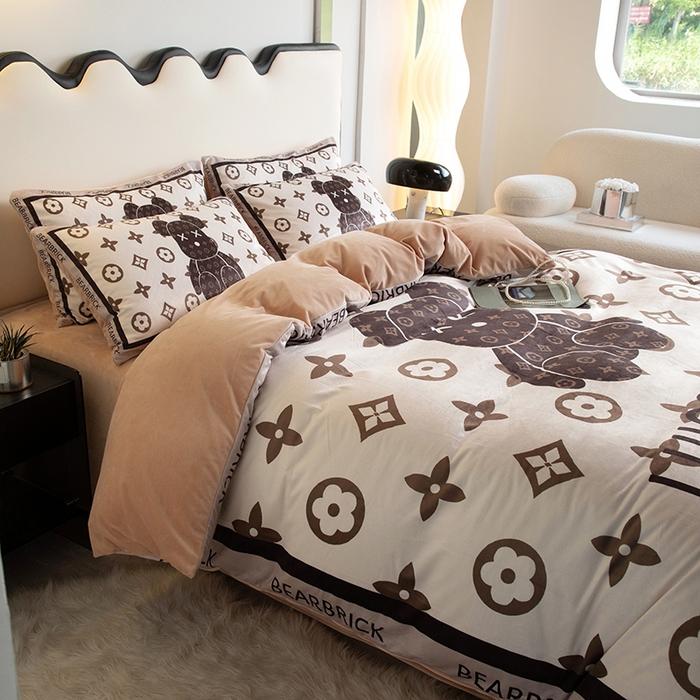 91家纺网 家纺一手货源 找家纺 摩卡 2024新款秋冬新品网红款婴儿绒毛四件套 熊仔咖