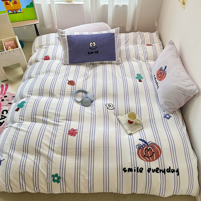 91家纺网 家纺一手货源 找家纺 昔可家纺 2023新款大版数码印花保暖牛奶绒四件套 紫竖条南瓜