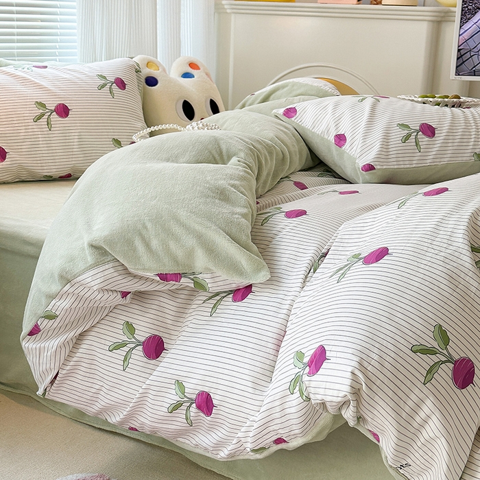 91家纺网 家纺一手货源 找家纺 昔可家纺 2023新款y2k卡通印花系列棉加绒四件套 紫萝卜