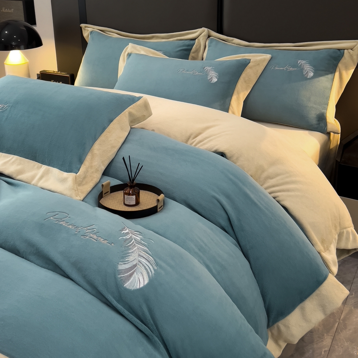 91家纺网 家纺一手货源 找家纺 露梦 2025新款加厚保暖牛奶绒刺绣款四件套-轻羽（风格一） 轻羽-青霜绿