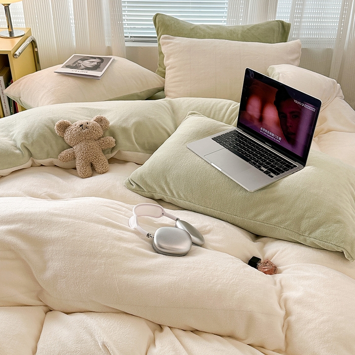 91家纺网 家纺一手货源 找家纺 昔可家纺 2023新款奶油纯色系列双拼牛奶绒四件套 茉莉奶绿