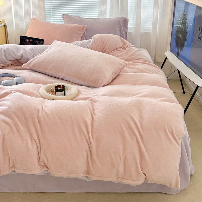 91家纺网 家纺一手货源 找家纺 昔可家纺 2023新款奶油纯色系列双拼牛奶绒四件套 奶油粉