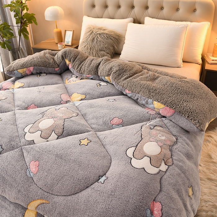 91家纺网 家纺一手货源 找家纺 金灵居 2025新款雪花绒羊羔绒冬被子被芯春秋被 云朵萌熊