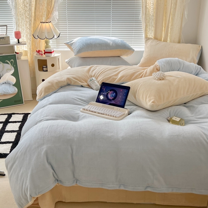 91家纺网 家纺一手货源 找家纺 昔可家纺 2023新款奶油纯色系列双拼牛奶绒四件套 奶油蓝拼黄