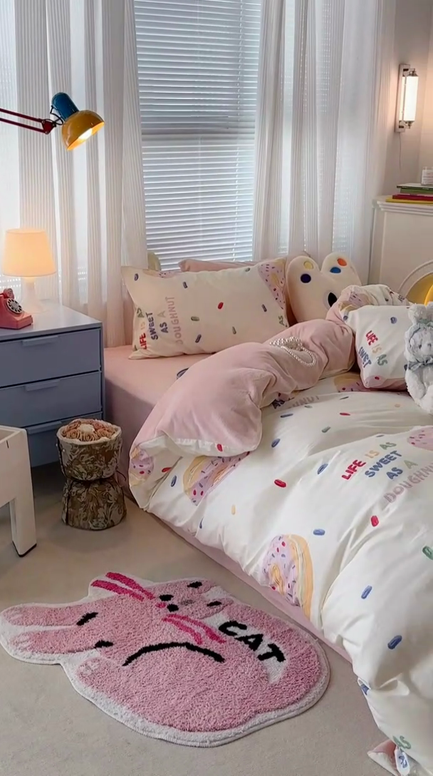 91家纺网 家纺一手货源 找家纺 昔可家纺 2023新款y2k卡通印花系列棉加绒四件套 可口甜甜圈