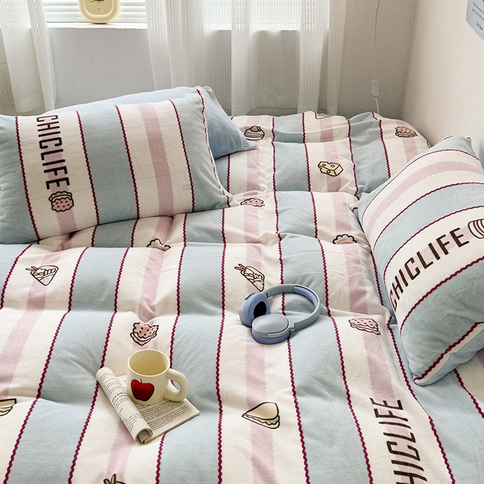 91家纺网 家纺一手货源 找家纺 昔可家纺 2023新款大版数码印花保暖牛奶绒四件套 美食派对