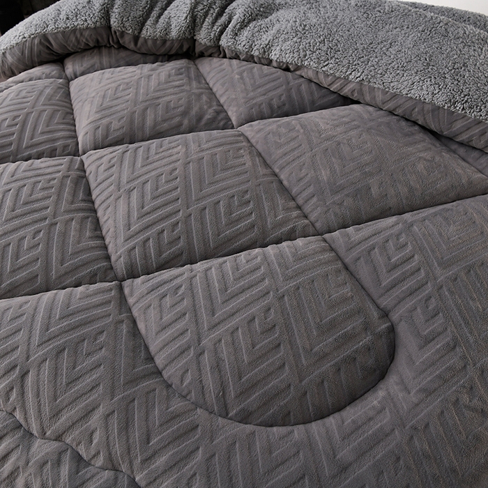 91家纺网 家纺一手货源 找家纺 金灵居 2025新款6D雕花绒冬被纯色牛奶绒宝宝绒被子被芯春秋被 绅士灰