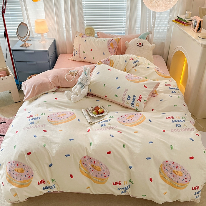 91家纺网 家纺一手货源 找家纺 昔可家纺 2023新款y2k卡通印花系列棉加绒四件套 可口甜甜圈