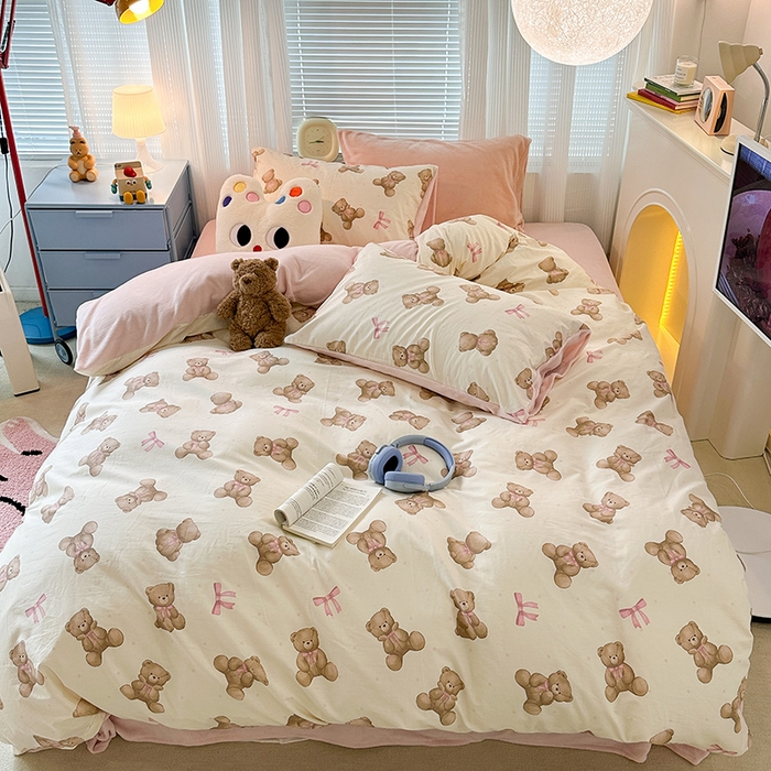 91家纺网 家纺一手货源 找家纺 昔可家纺 2023新款y2k卡通印花系列棉加绒四件套 萌萌可爱熊