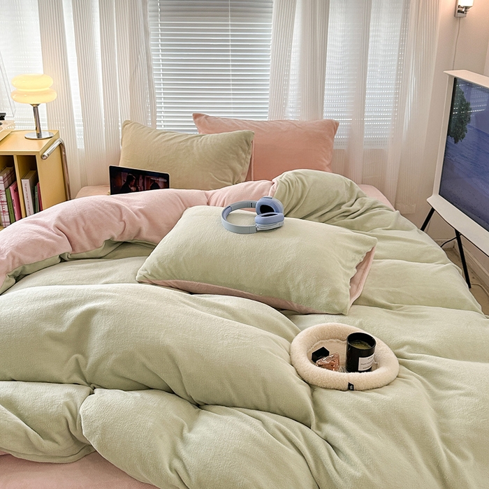 91家纺网 家纺一手货源 找家纺 昔可家纺 2023新款奶油纯色系列双拼牛奶绒四件套 蜜瓜奶昔