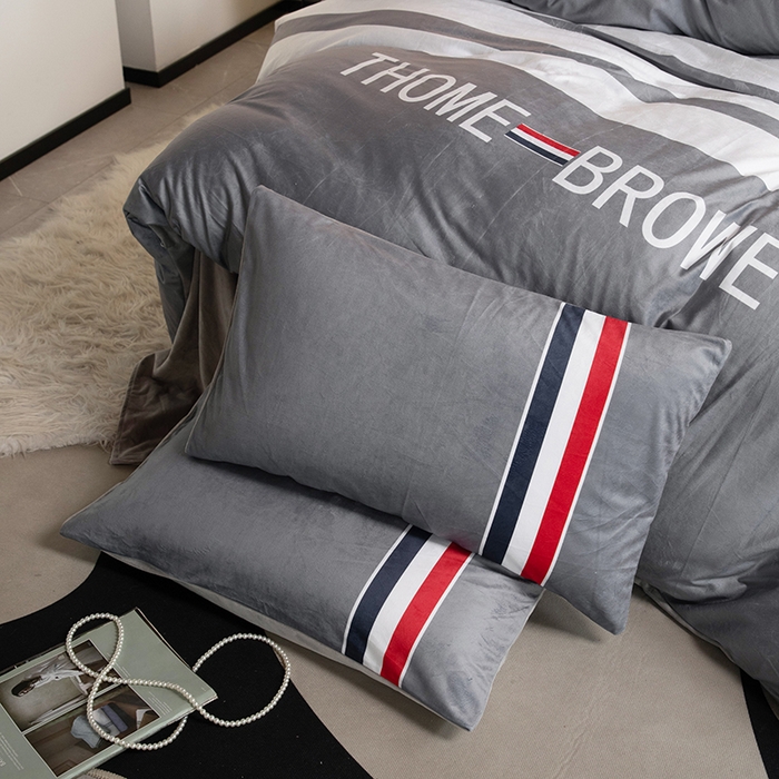 91家纺网 家纺一手货源 找家纺 摩卡 2024新款秋冬新品网红款婴儿绒毛四件套 四条纹