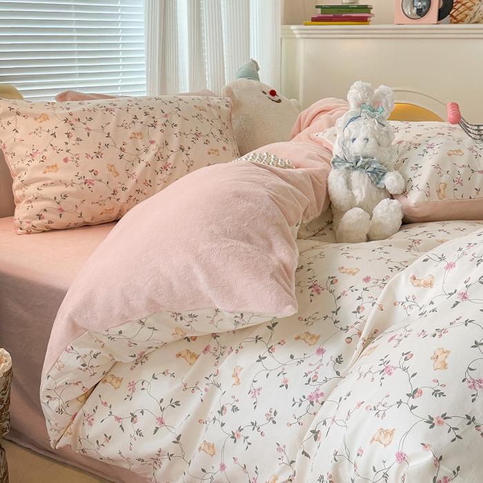 91家纺网 家纺一手货源 找家纺 昔可家纺 2023新款y2k卡通印花系列棉加绒四件套 茉莉兔